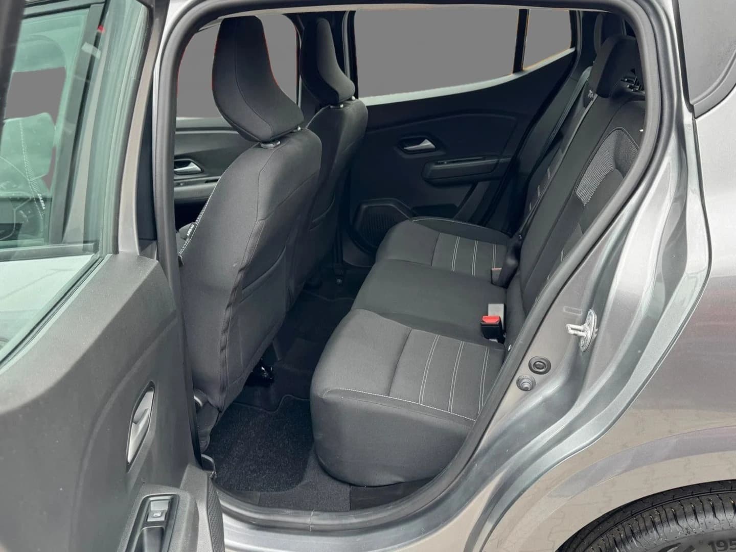 Dacia Sandero Expression — 12