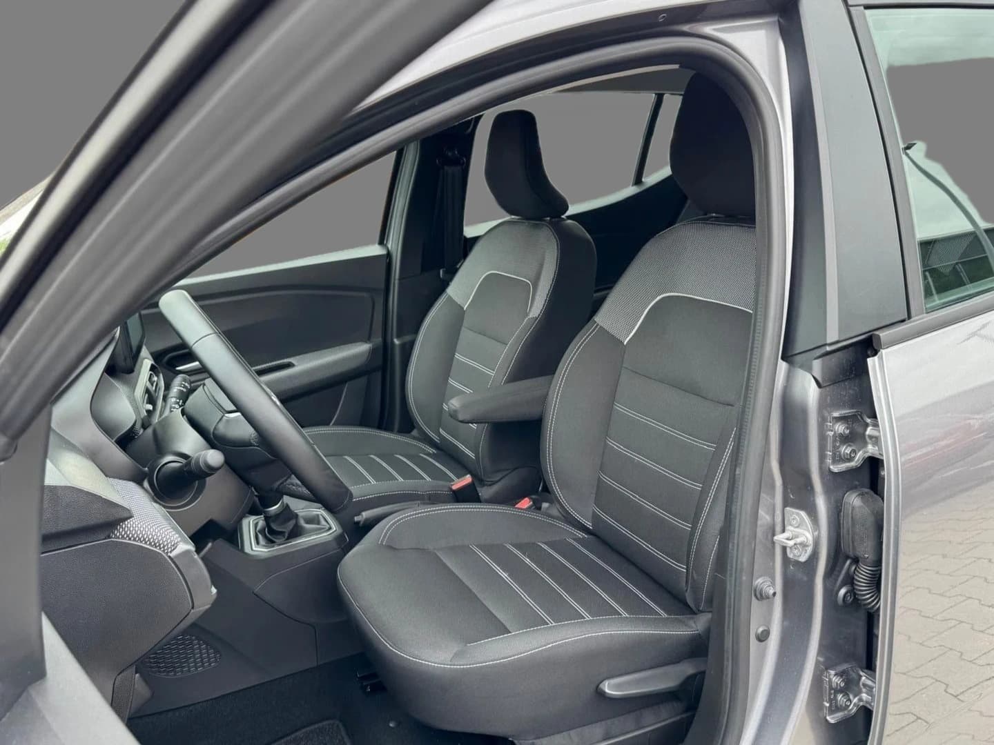Dacia Sandero Expression — 16