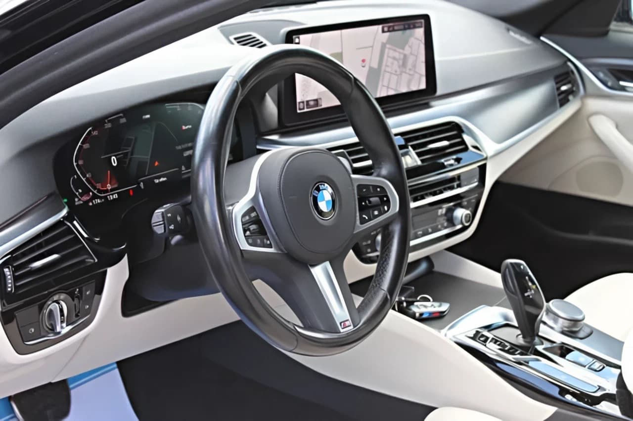 BMW 520 d xDrive Tour. M Sportpaket+DAB+20 Zoll+AHK+Kamera — 12