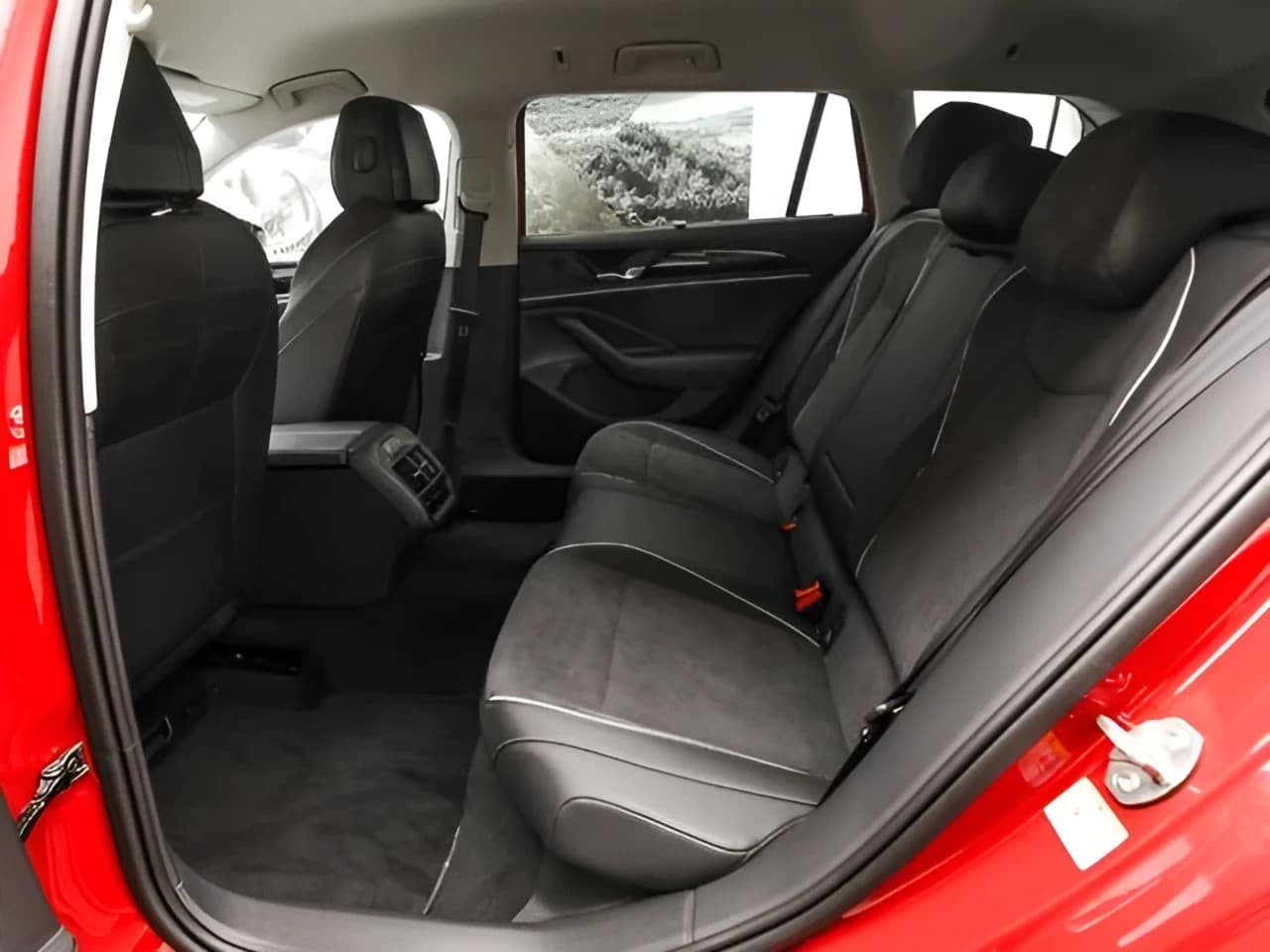 Volkswagen Passat 2.0 TDI DSG Business Navi IQ.Light — 13