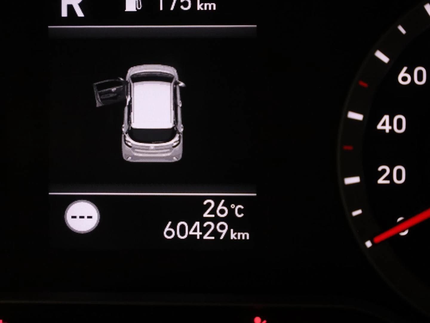 Hyundai i10 i10 1.2 Trend NAVI SHZ PDC RFK BT CARPLAY — 2