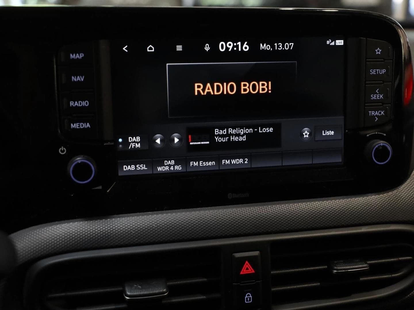 Hyundai i10 i10 1.2 Trend NAVI SHZ PDC RFK BT CARPLAY — 7