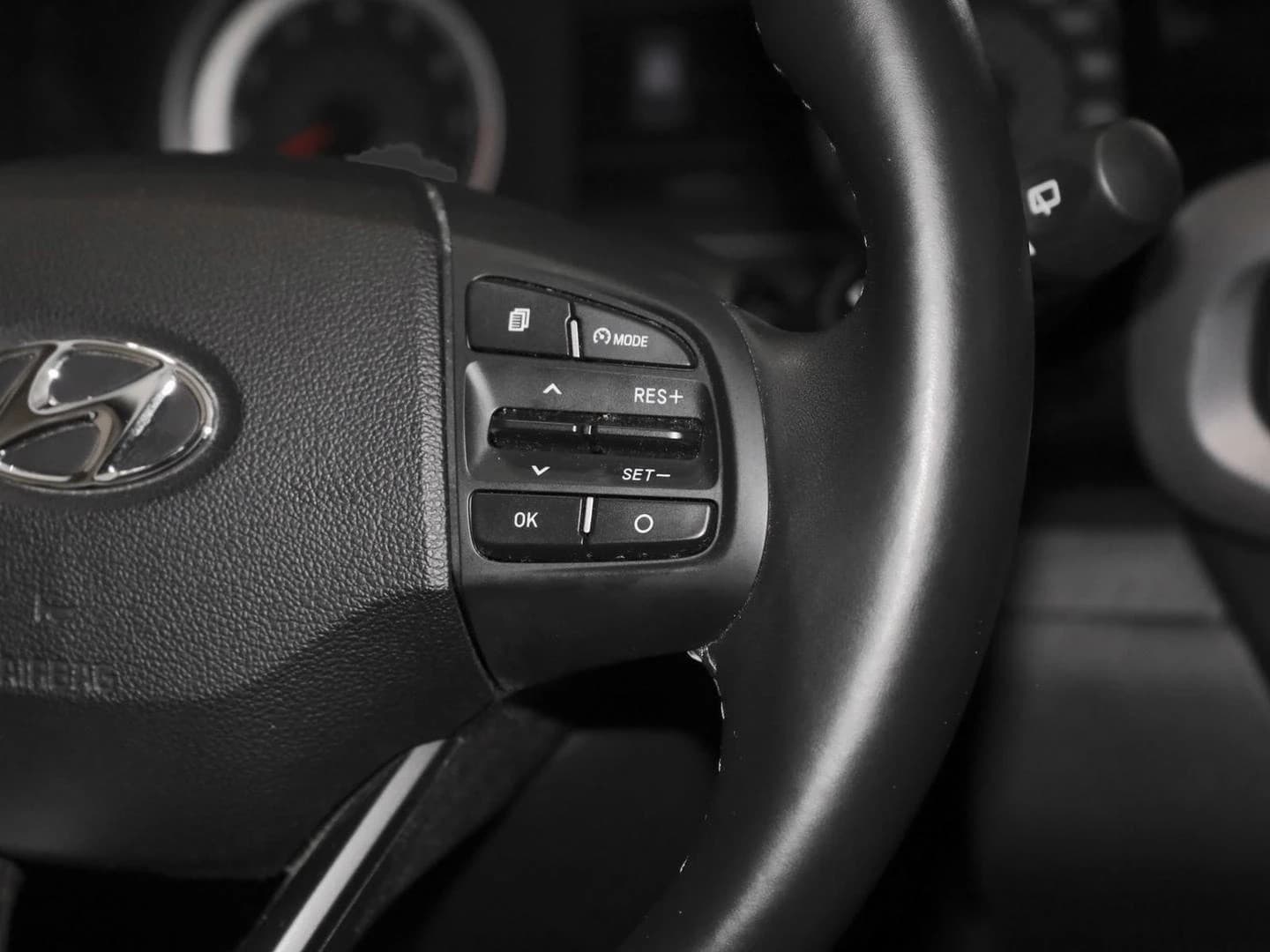 Hyundai i10 i10 1.2 Trend NAVI SHZ PDC RFK BT CARPLAY — 12