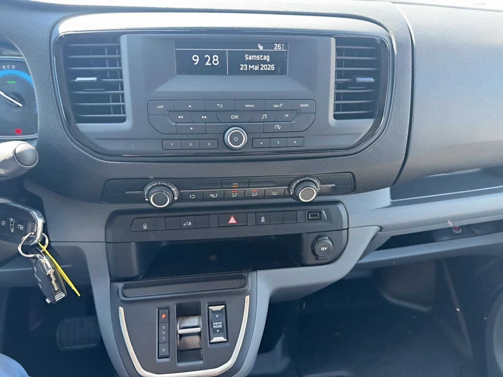 Opel Vivaro -e Cargo Edition L 136 PS — 10