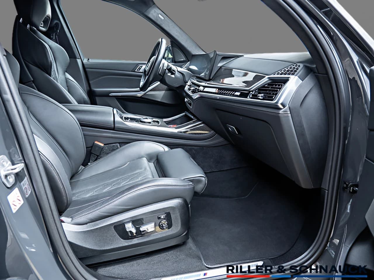 BMW X7 M M60i M-PRO — 7