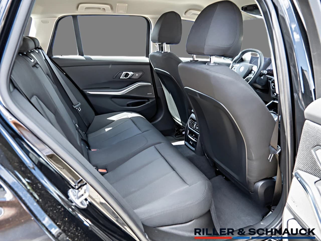 BMW 320 320d Touring xDrive — 4