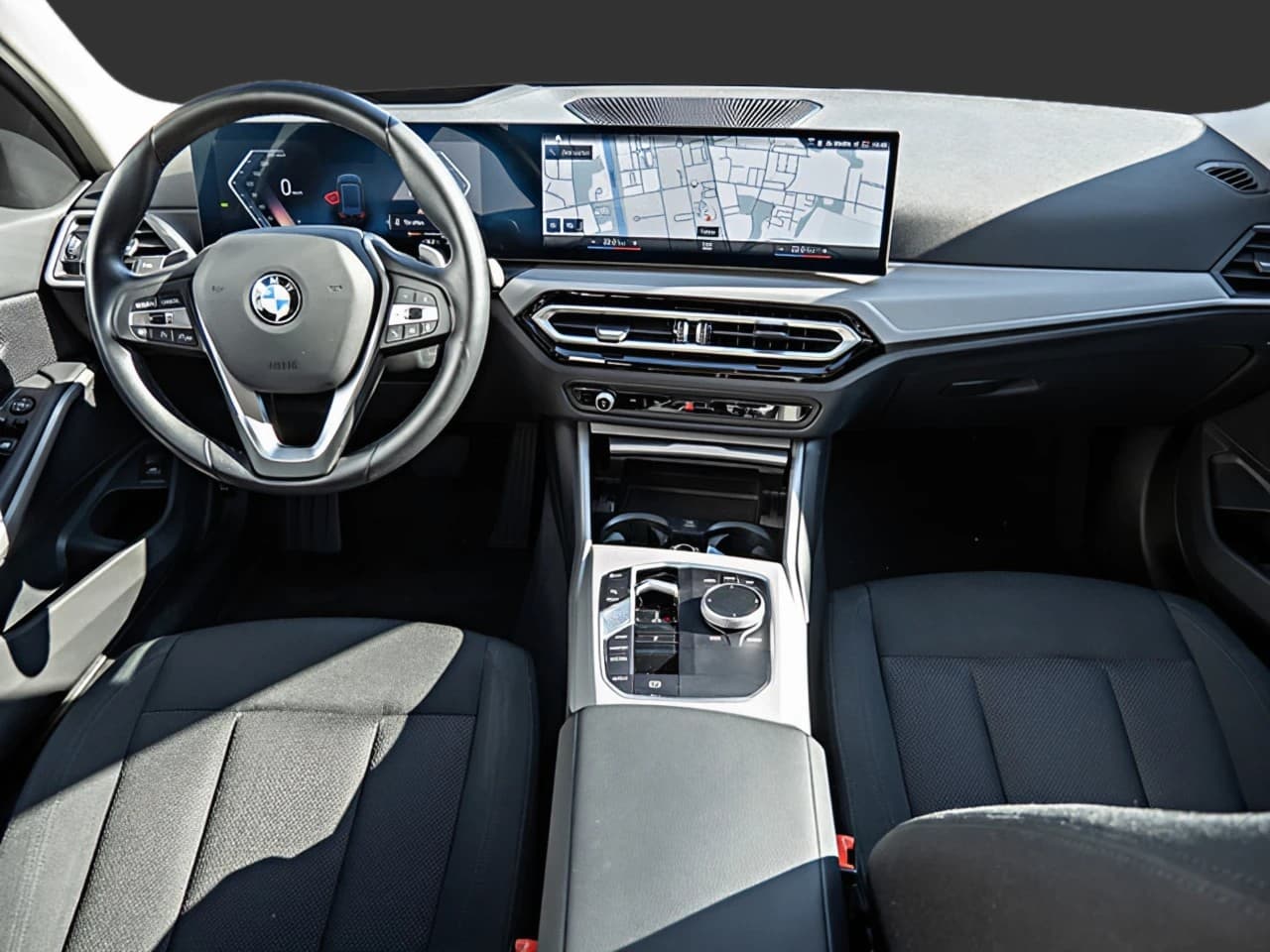 BMW 330 330i Touring xDrive — 7