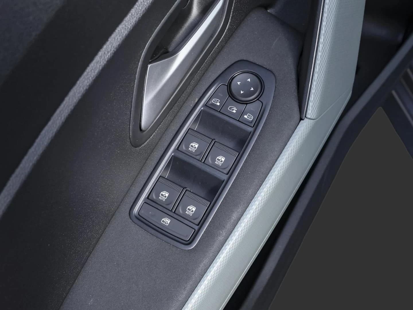 Dacia Duster Neuer Extreme HYBRID NAVI SHZ PDC KLIMA — 7