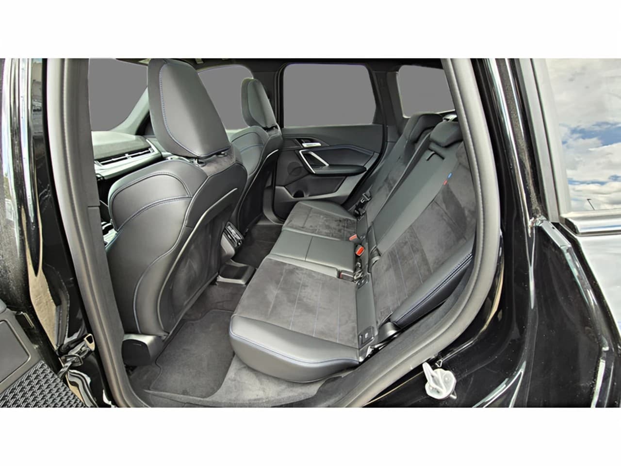 BMW X1 X1 sDrive 18i M-Sport — 8