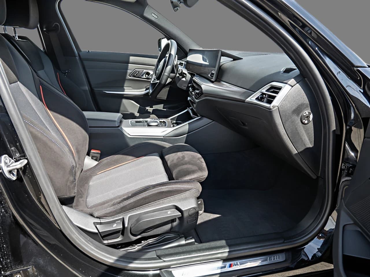 BMW 330 330i Touring xDrive M-Sport — 9