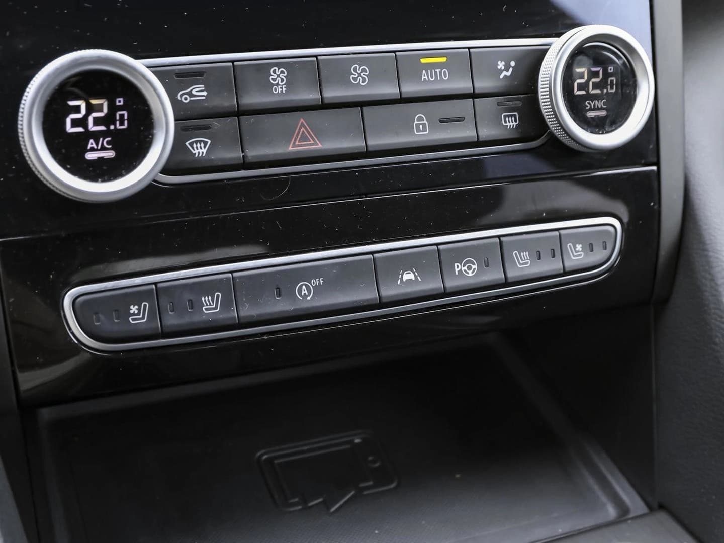Renault Talisman INITIALE PARIS TCe 160 EDC LEDER SHZ — 11