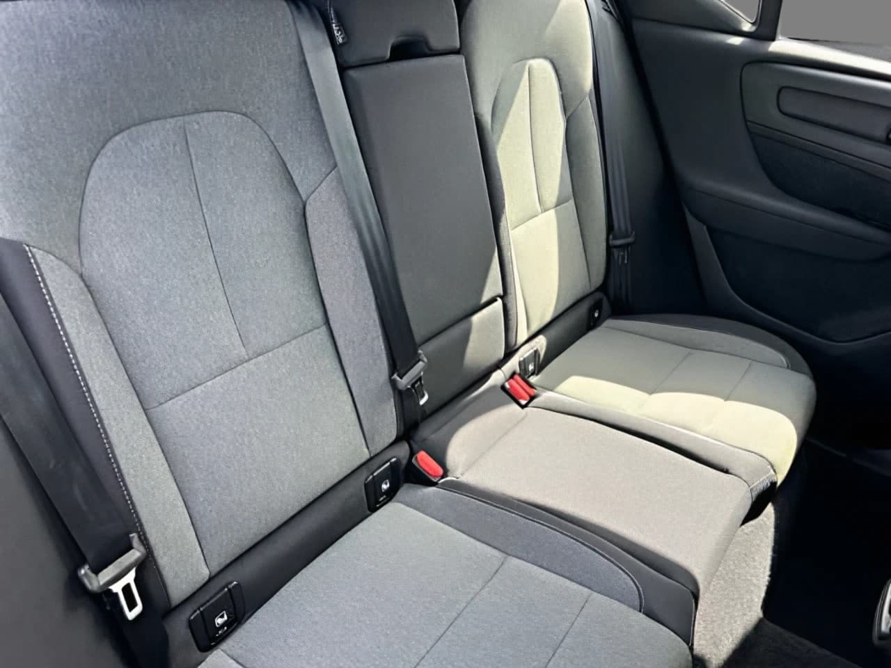 Volvo XC40 XC40 Plus Dark 2WD/Keyless/Klima/SitzHz — 12