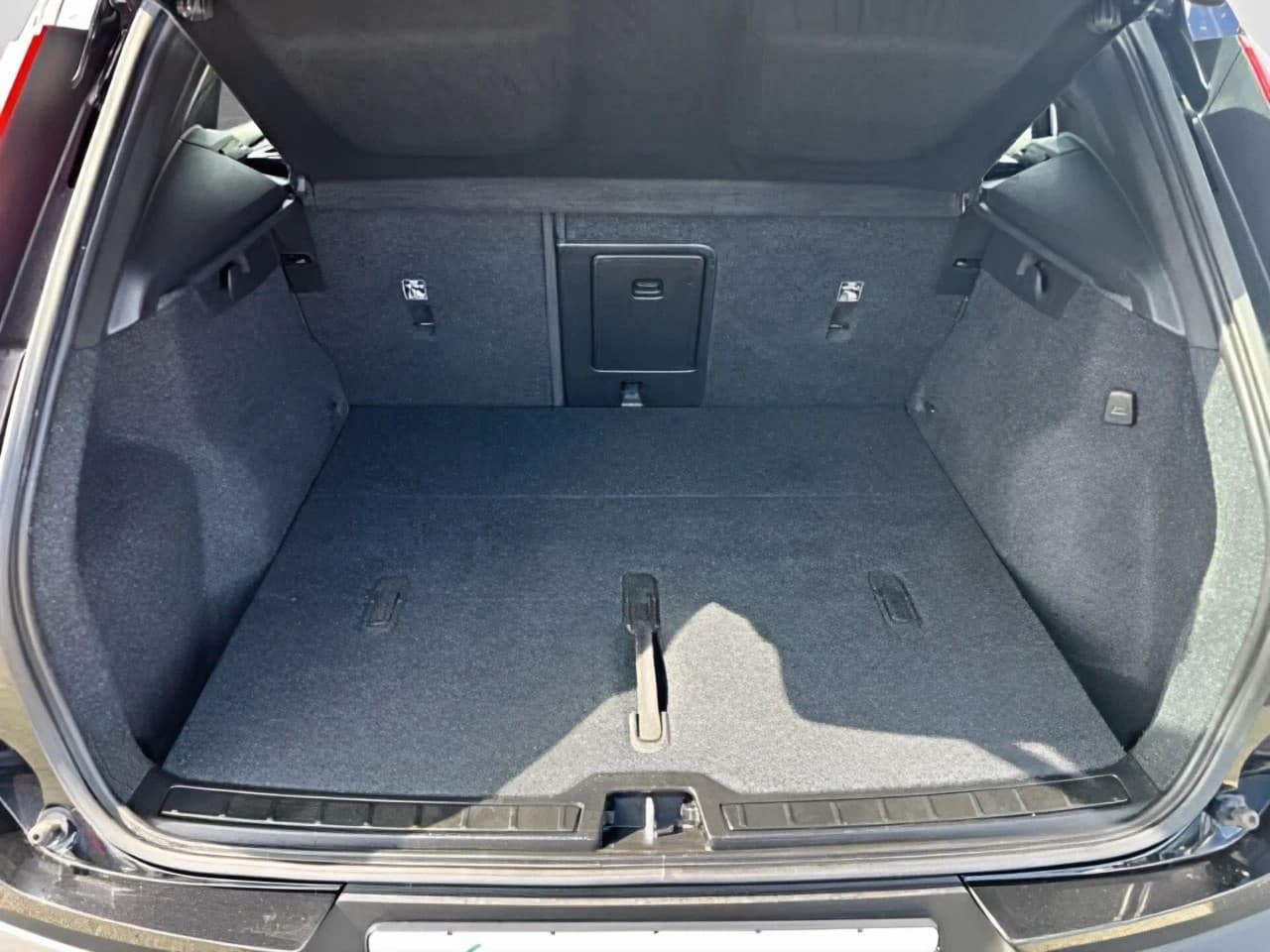 Volvo XC40 XC40 Plus Dark 2WD/Keyless/Klima/SitzHz — 13