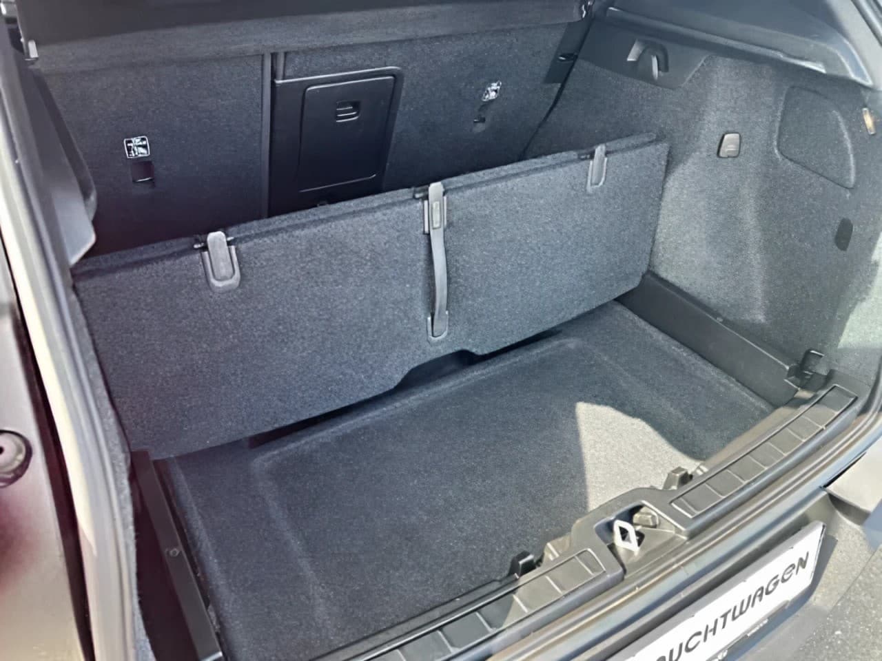 Volvo XC40 XC40 Plus Dark 2WD/Keyless/Klima/SitzHz — 19