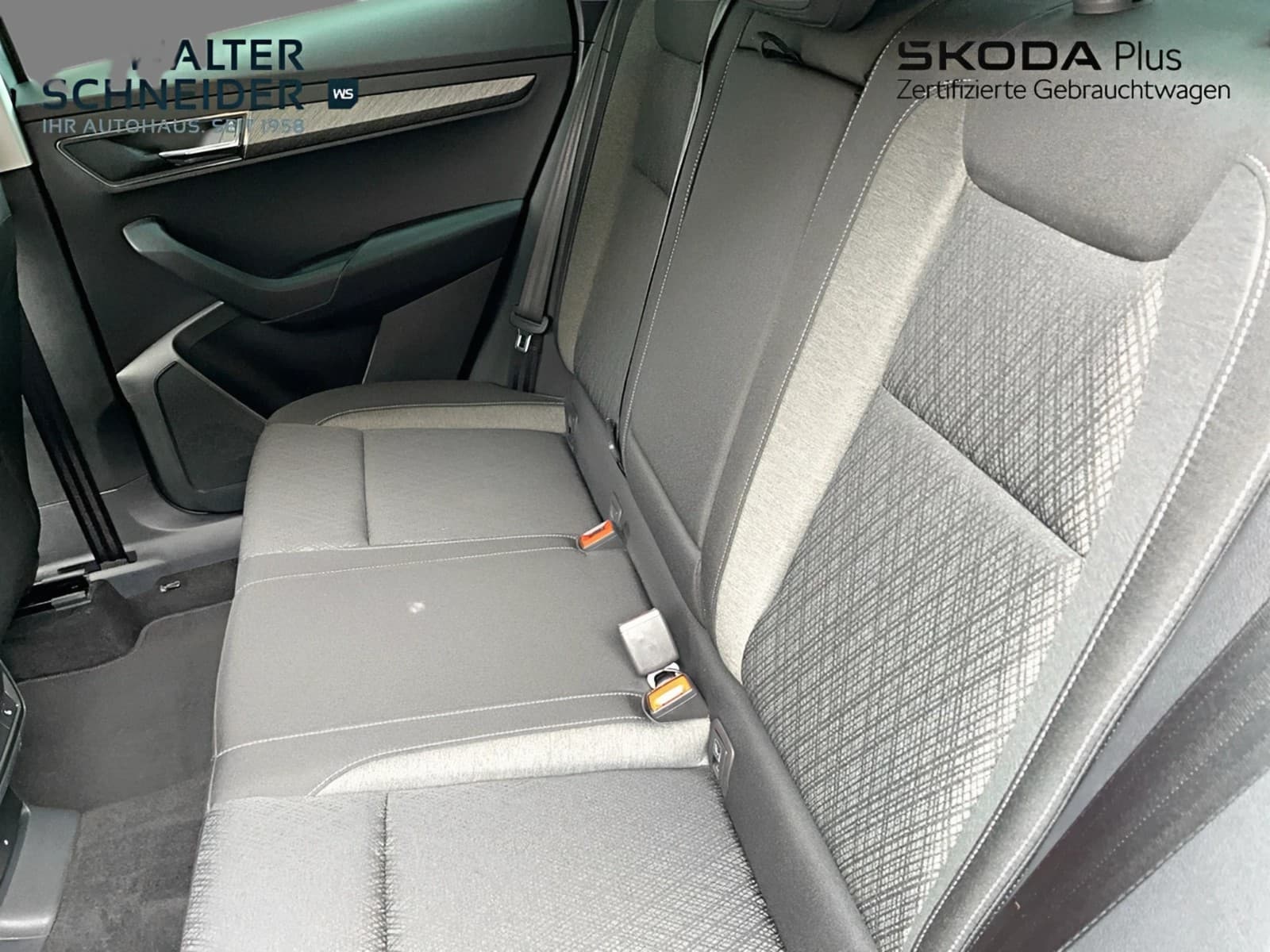 Skoda Karoq 2.0 TDI DSG AHK 4Motion — 7