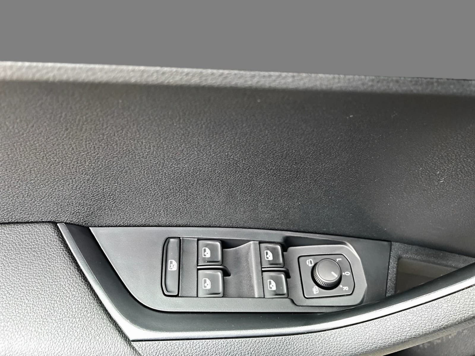 Skoda Karoq 2.0 TDI DSG AHK 4Motion — 14