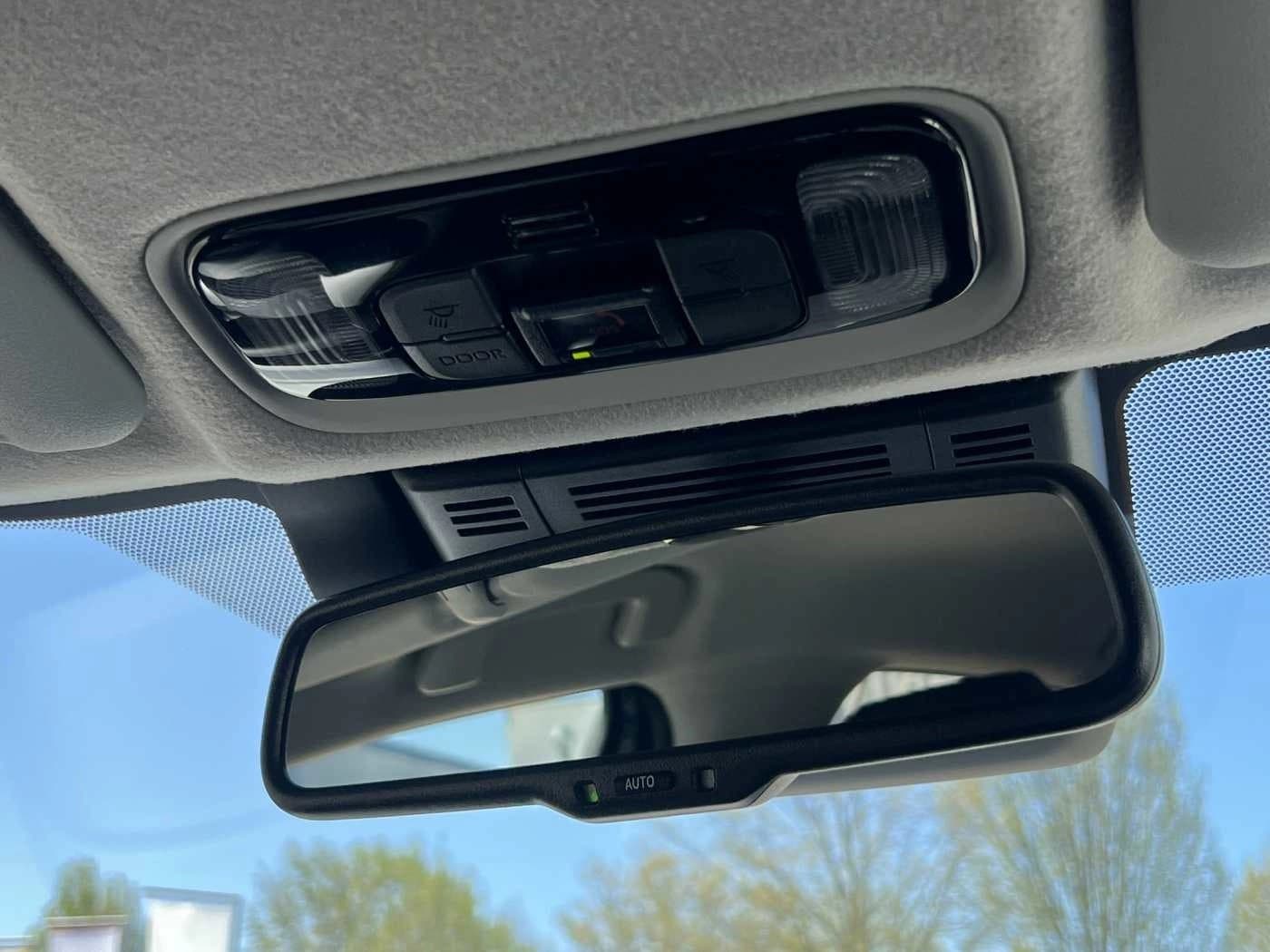 Toyota Yaris Hybrid Teamplayer — 19