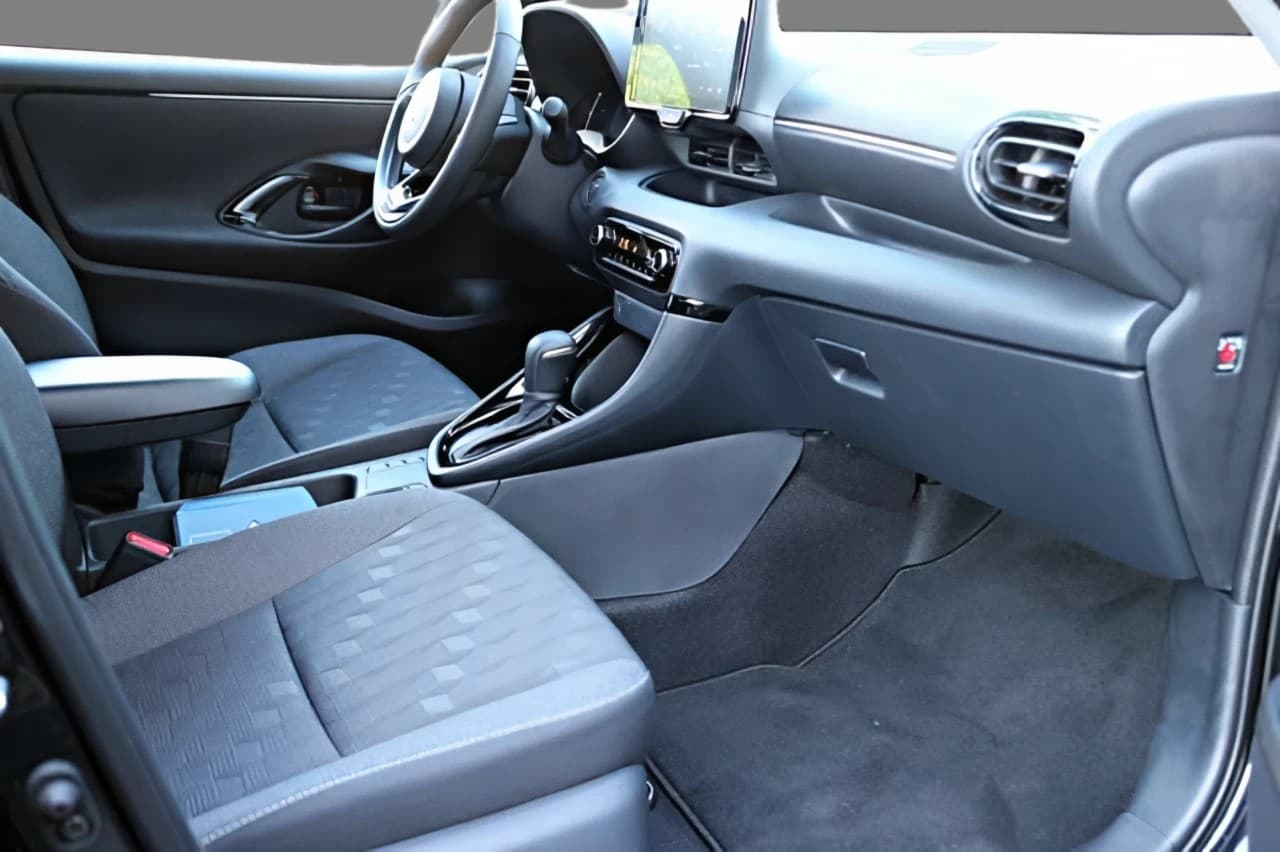 Toyota Yaris Hybrid Teamplayer mit Comfort-Paket, Toyota Relax Garantie — 2