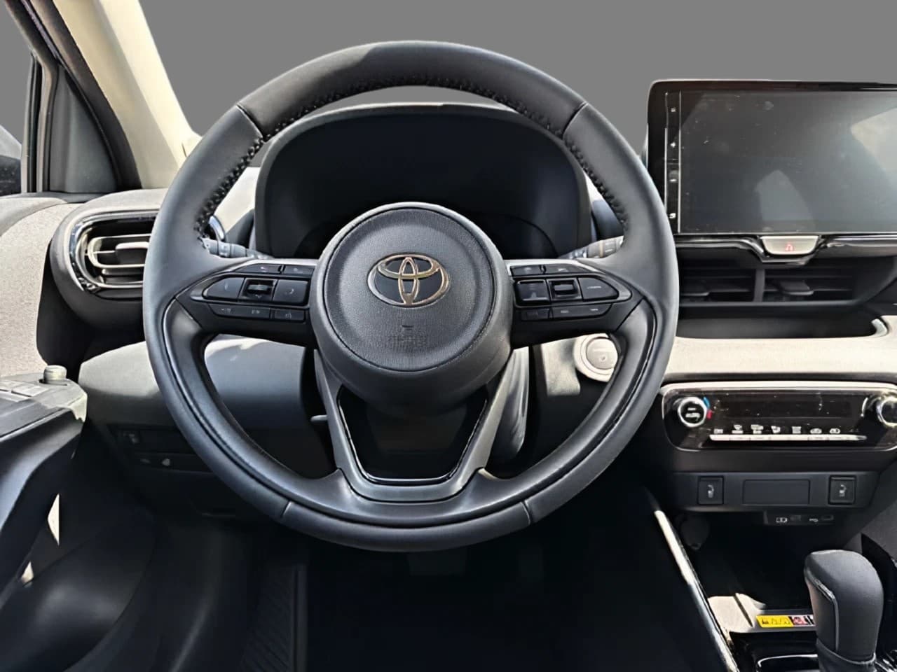 Toyota Yaris Hybrid Teamplayer — 12