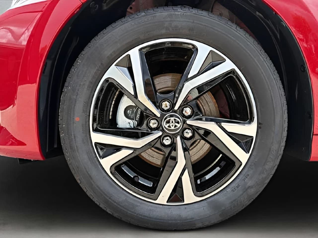 Toyota Yaris Hybrid Teamplayer — 7