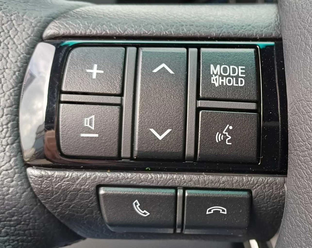 Toyota Hilux Invincible Double Cab 2.8 D-4D MildHybrid AUTOM./NAVI/KAMERA — 5