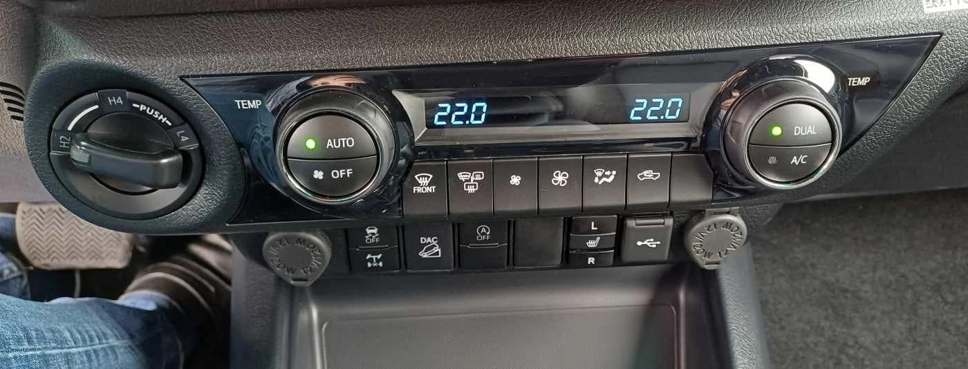 Toyota Hilux Invincible Double Cab 2.8 D-4D MildHybrid AUTOM./NAVI/KAMERA — 10