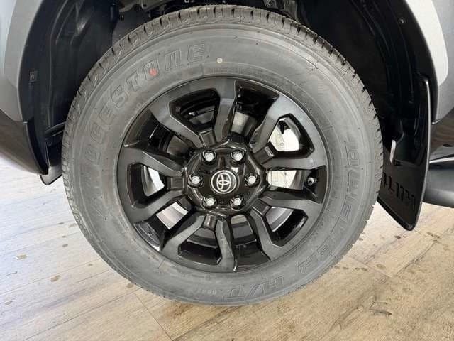 Toyota Hilux 4x4 Double Cab MHEV Autm. Invincible — 3