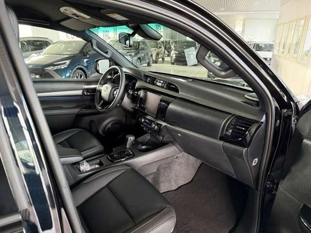 Toyota Hilux 4x4 Double Cab MHEV Autm. Invincible — 7
