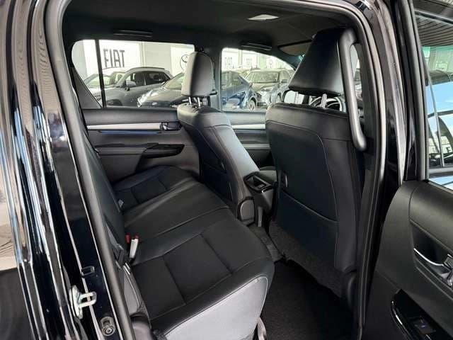 Toyota Hilux 4x4 Double Cab MHEV Autm. Invincible — 8
