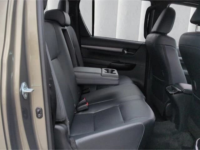 Toyota Hilux Invincible 4x4 2.8Mild-Hyb*Autom AHK 360°K... — 9