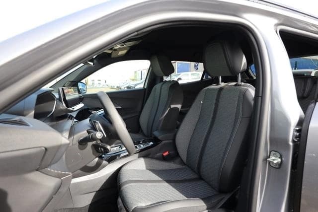 Peugeot 2008 Allure Hybrid Nav Keyl ACC 360° AWR SHZ ... — 6