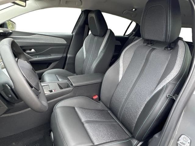 Peugeot 308 Allure SHZ KAMERA NAVI KEYLESS ACC 17 LM ... — 13
