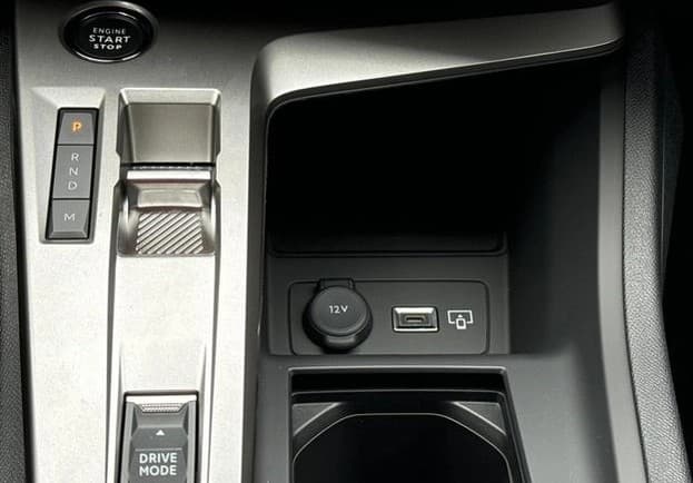 Peugeot 308 Allure SHZ KAMERA NAVI KEYLESS ACC 17 LM ... — 10