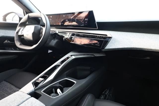 Peugeot 3008 Allure Hybrid ACC 21"-HD SHZ AWR 360° Na... — 8