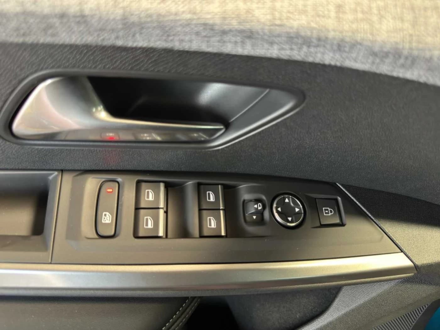 Peugeot 3008 Hybrid GT-Pack //360°/Navigation/Sitzheizung — 10