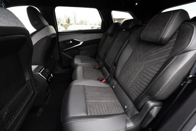 Peugeot 5008 GT Hybrid KomfortP eHK Nav ACC SHZ Kam K... — 10