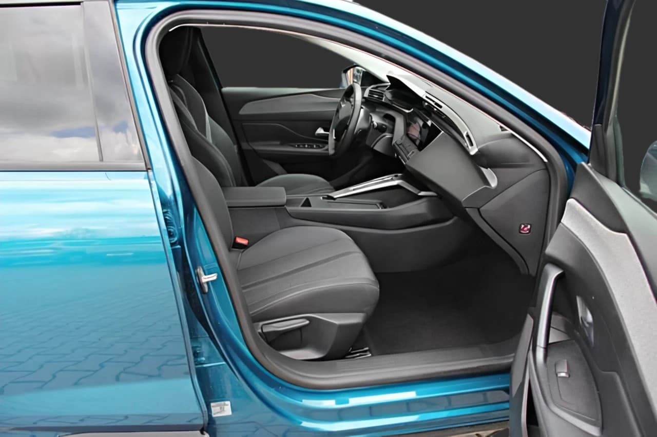Peugeot 408 Mild Hybrid 145PS Allure AdaptivTemp AHK! — 11