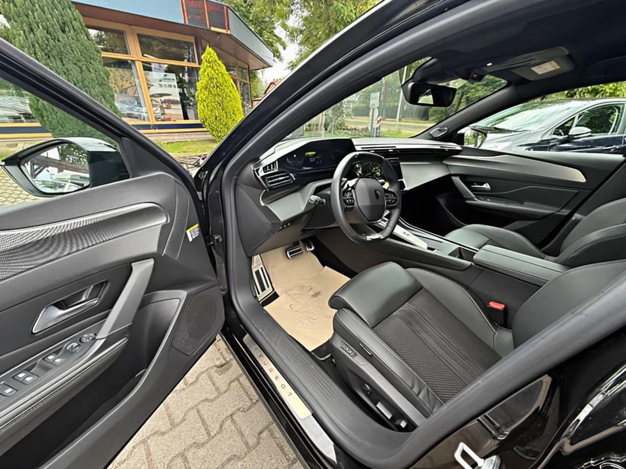 Peugeot 408 GT Plug-In Hybrid 225 e-EAT8 ACC+LED+Navi — 10