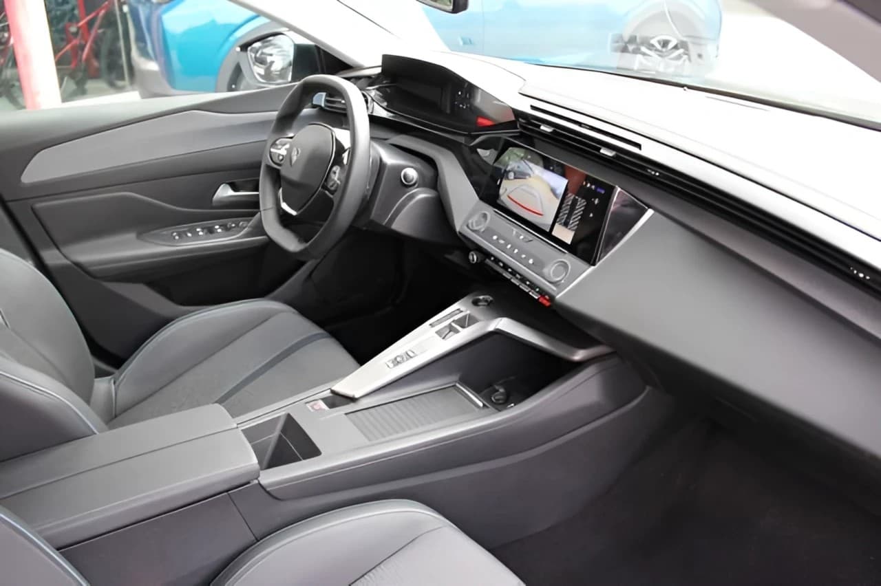 Peugeot 408 Mild Hybrid 145PS Allure AdaptivTempomat — 15