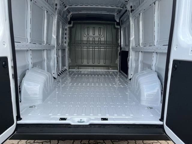 Peugeot Boxer 2.2 BlueHDi 140 L3H2 — 8