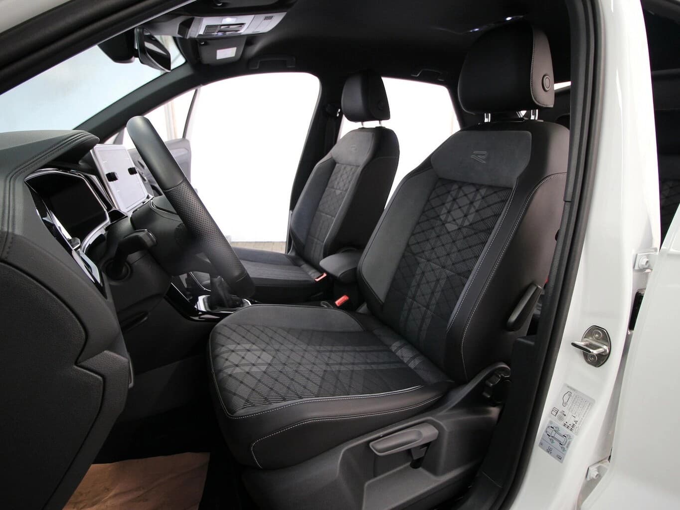 Volkswagen T-Roc TSI R-Line LED ACC SITZHEIZUNG... — 10