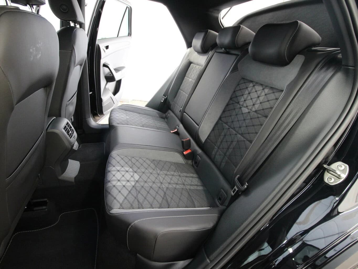 Volkswagen T-Roc TSI R-Line LED ACC SITZHEIZUNG... — 11