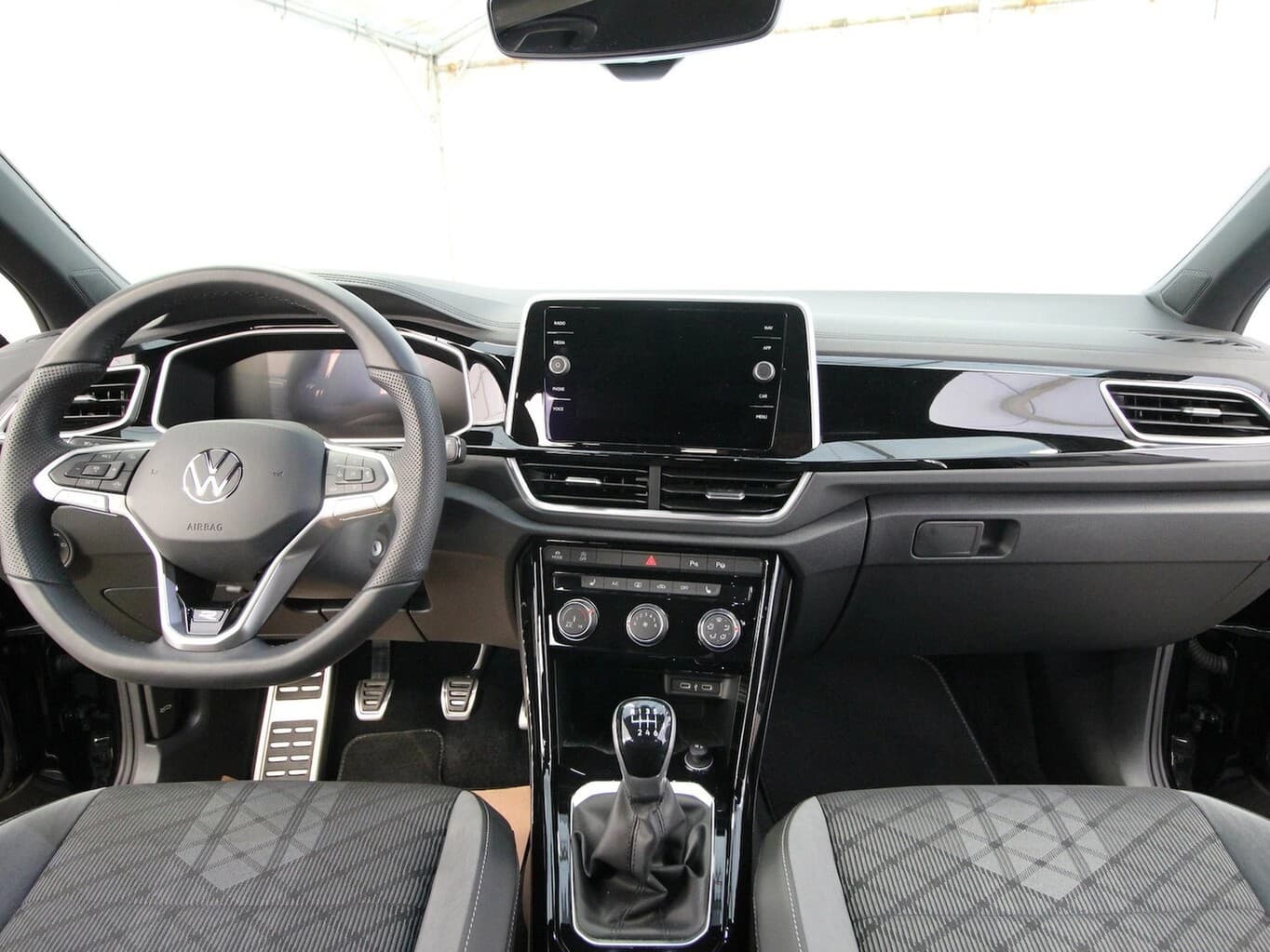 Volkswagen T-Roc TSI R-Line LED ACC SITZHEIZUNG... — 12