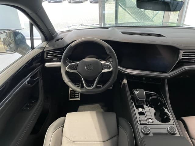 Volkswagen Touareg R-Line 3,0 TDI 4M PANODACH BLACK STYLE — 5