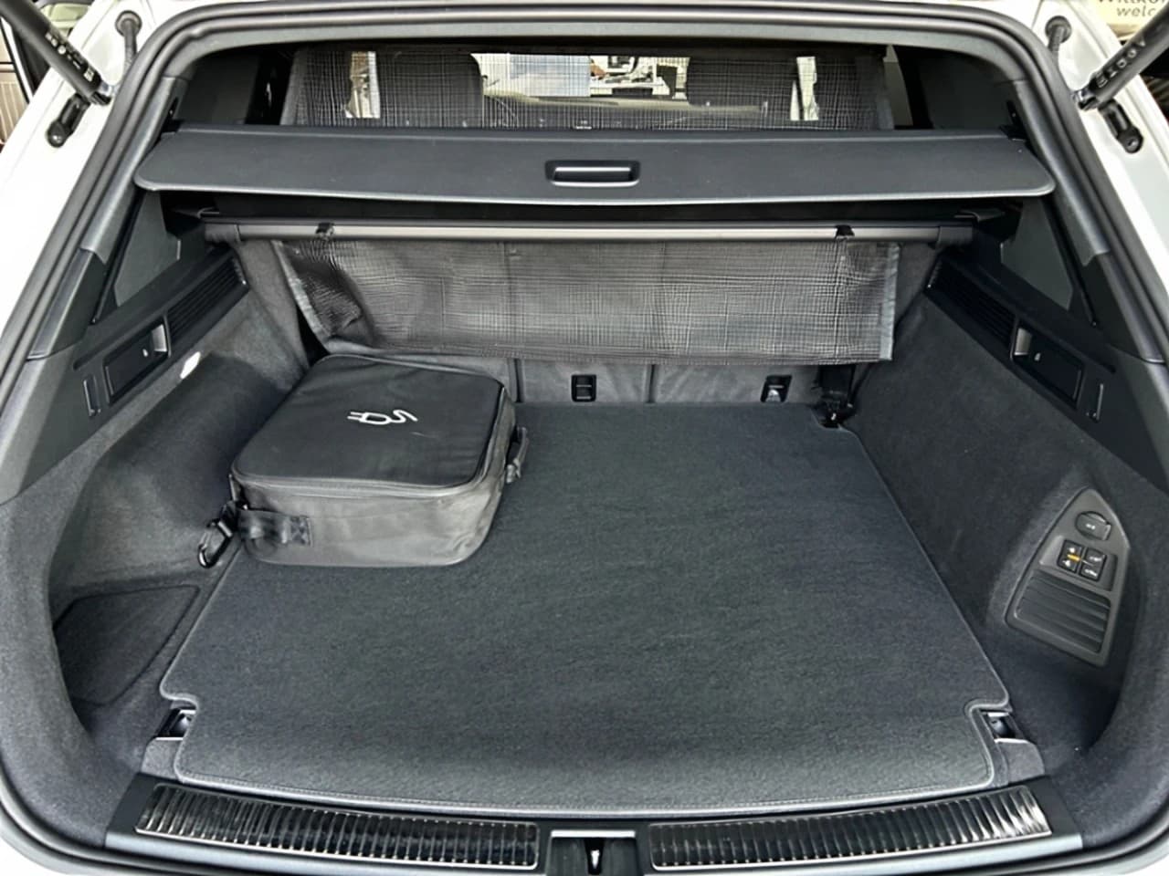 Volkswagen Touareg R 3.0 V6 eHybrid 4M AZV Leder Paket Pug — 8