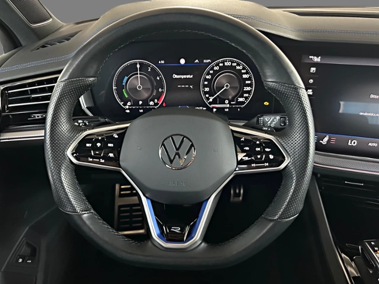 Volkswagen Touareg R 3.0 V6 eHybrid 4M AZV Leder Paket Pug — 14
