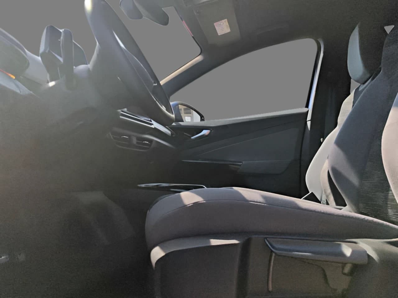 Volkswagen ID.4 Pro NAVI+LED+WÄRMEPUMPE+AHK+ — 2