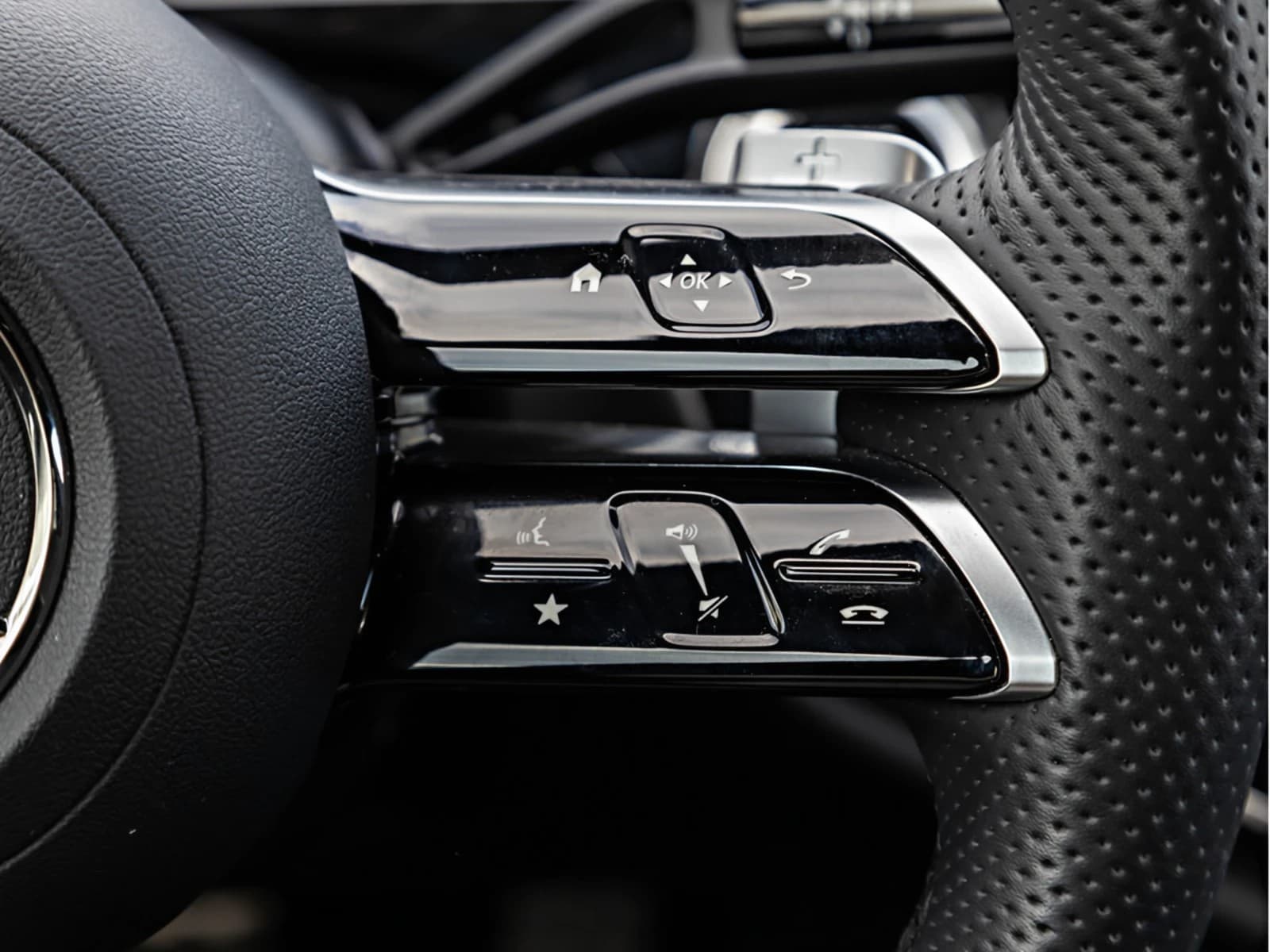 Mercedes-Benz E 220 d 4M AMG-Sport/Super/Pano/Burm/360/Night — 19