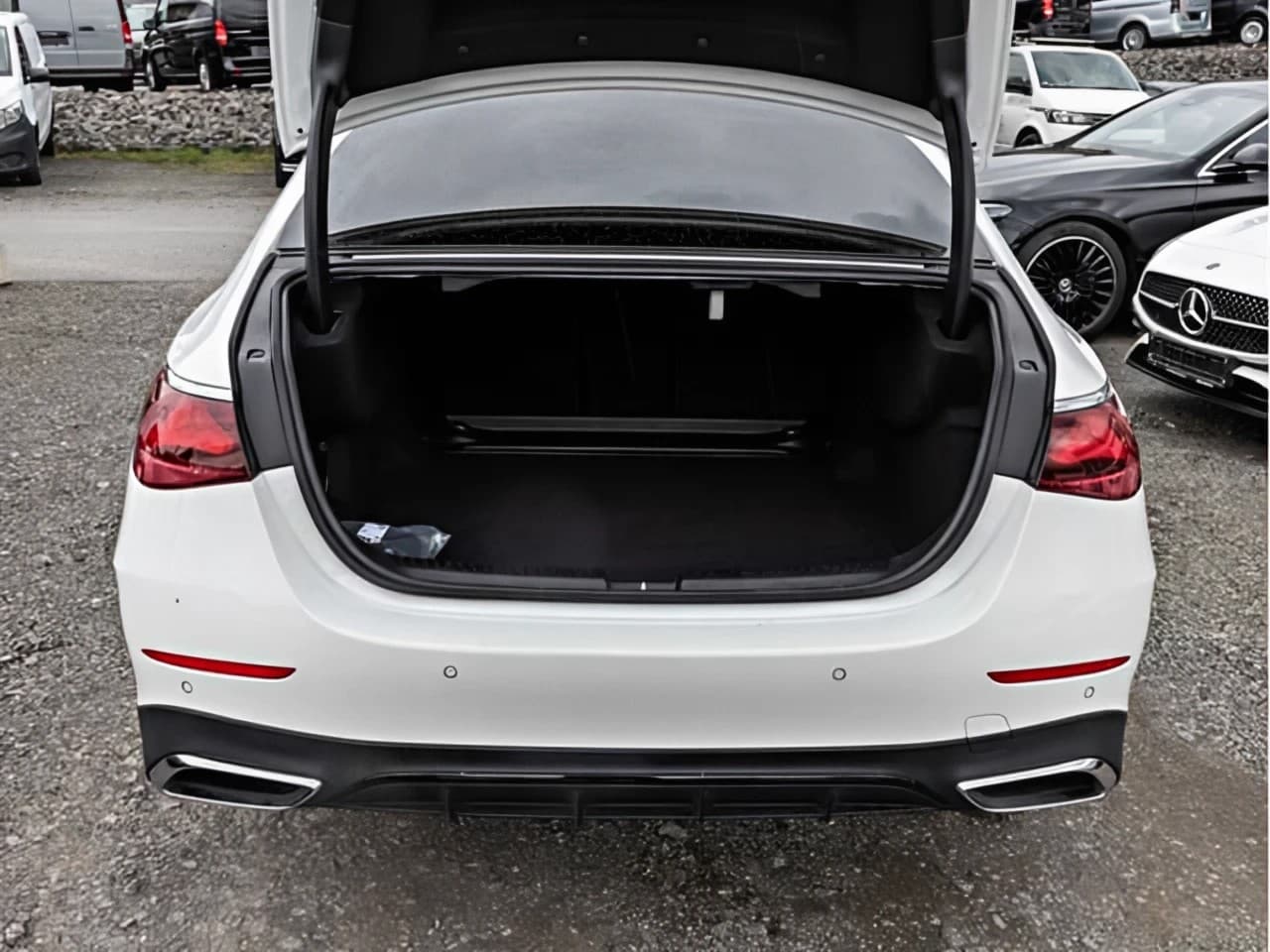 Mercedes-Benz E 220 d AMG-Sport/DiGITAL/360/Pano/Burm/Night/21 — 6
